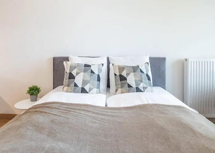 Brand New Central Flat