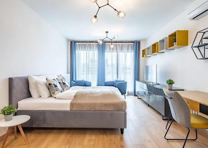 Brand New Central Flat